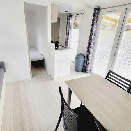 Monoi - Camping Du Bois Masson