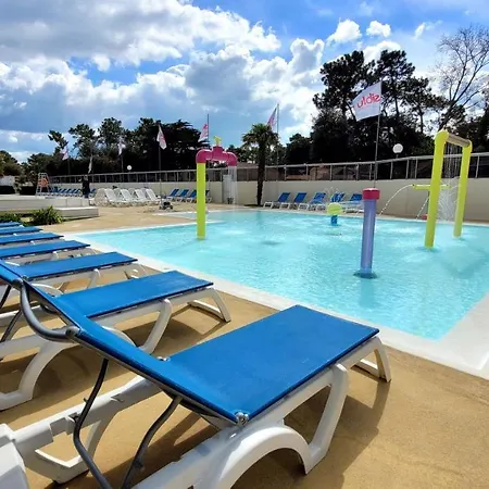 Holiday home Monoi - Camping Du Bois Masson Saint-Jean-de-Monts